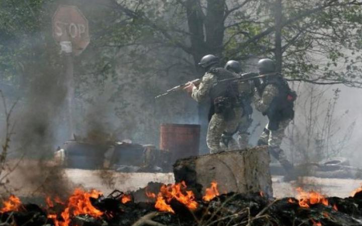 Окупанти гатять по українських позиціях з важкого озброєння