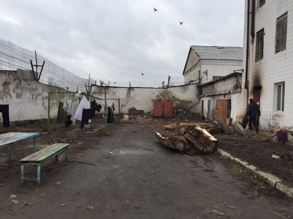 Генпрокурор Юрій Луценко відвідав Райківську колонію на Житомирщині і жахнувся