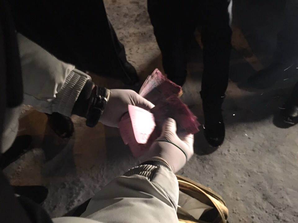 СБУ затримала на хабарі заступника начальника управління Житомирської митниці