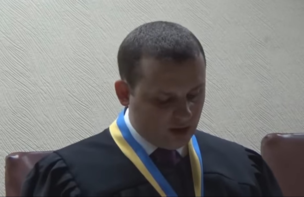 До 8 років позбавлення волі засуджено прокурорів-хабарників з Краматорська