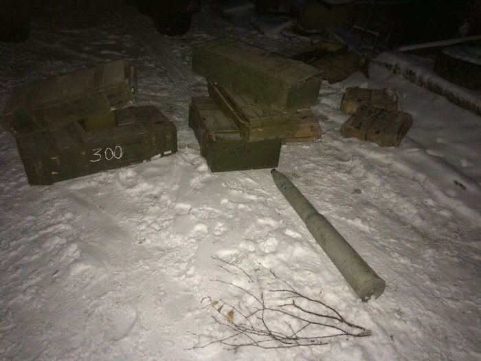 У районі АТО виявлено дві схованки зі зброєю
