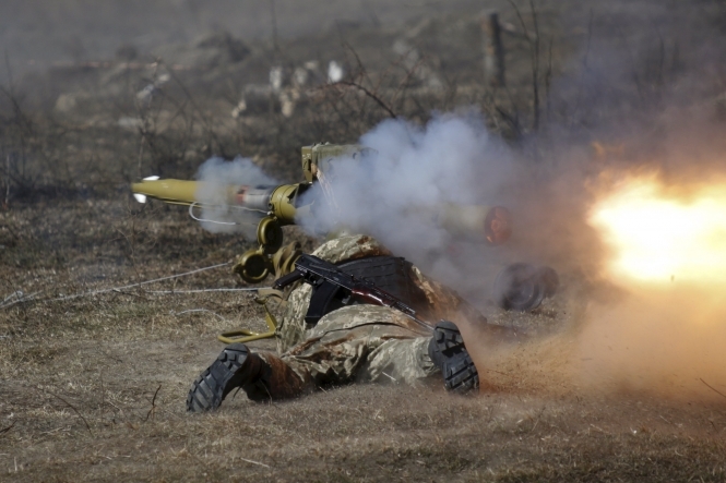 Російські окупанти обстрілюють українські позиції. Двоє поранених