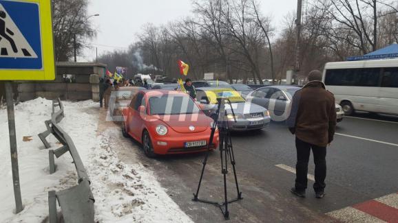 У Києві активісти блокують дороги в напрямку столиці