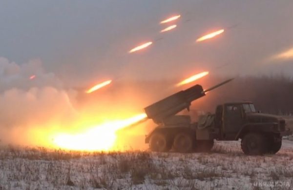 АТО: Окупанти обстрілюють Авдіївку з Градів та важкої артилерії