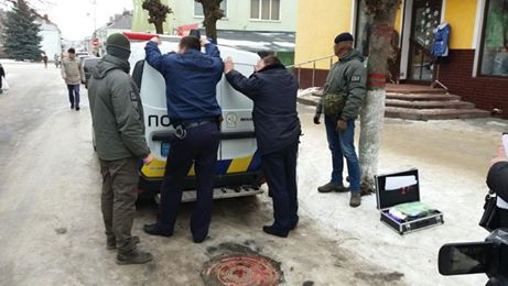 На Львівщині затримано на хабарі трьох поліцейських