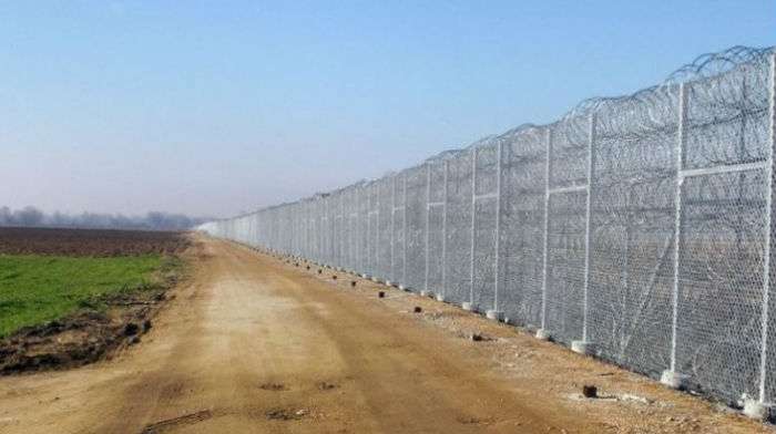 Латвія збудувала паркан на кордоні з Росією