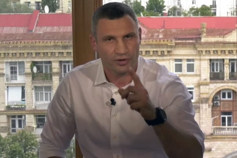 Кличко задержал хулиганов, рисовавших на стене фразу White Lives Matter