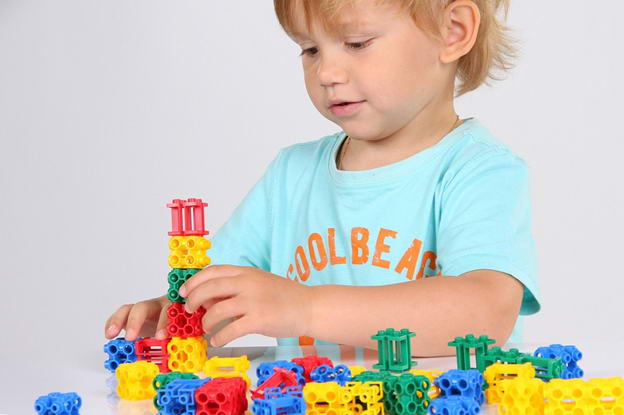 Учись, играя: развивающие игрушки для дошколят