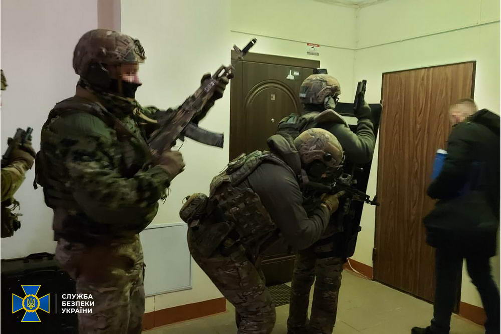 СБУ знешкодила злочинну групу, яка готувала серію розбійних нападів на міські об’єкти у прикордонних регіонах України