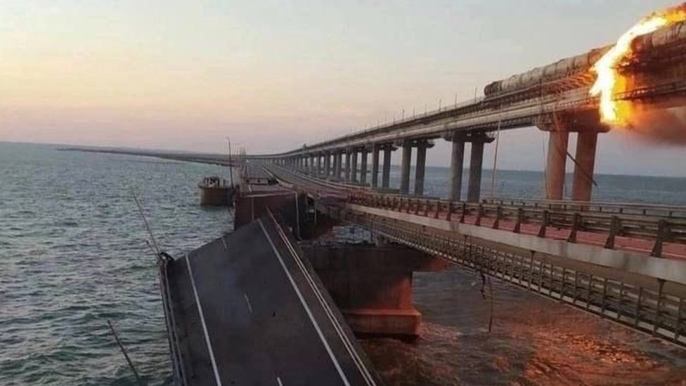 СБУ втретє вразила Кримський міст — цього разу під водою!