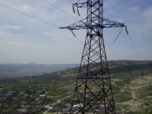 На Волині врятували водія, машина якого врізалася в електроопору